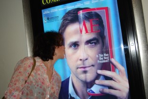 Kim-Philley-kisses-Ryan-Gosling-AND-George-Clooney